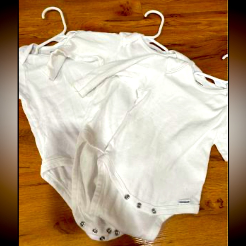 Gerber White Long Sleeve Onesie Size 12 M - set of 3